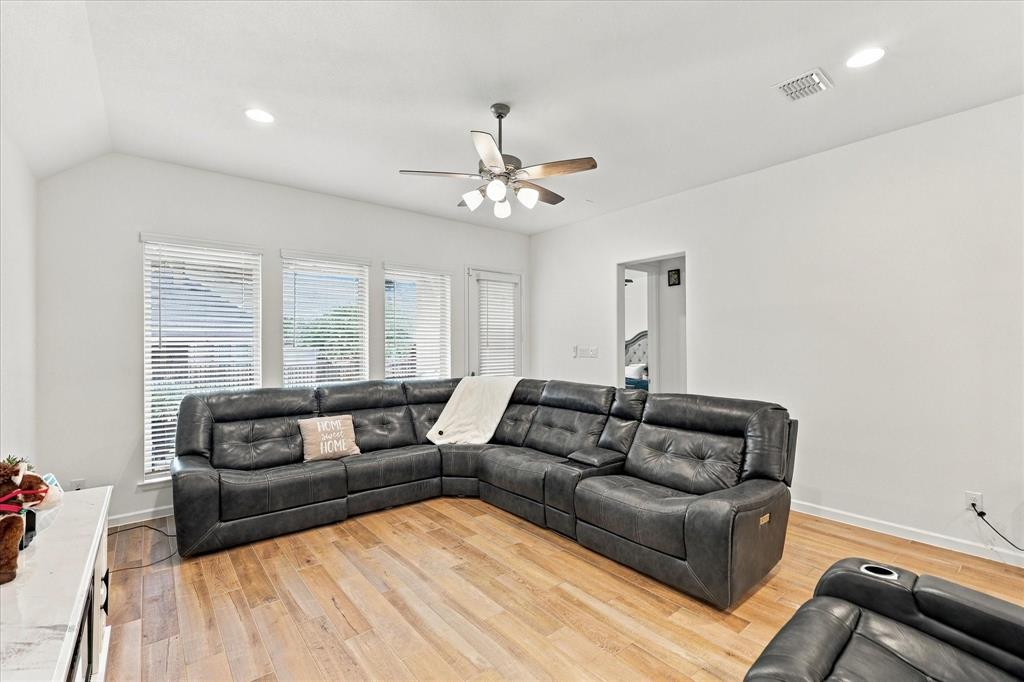 1451 Kingswell Lane, Forney, TX 75126