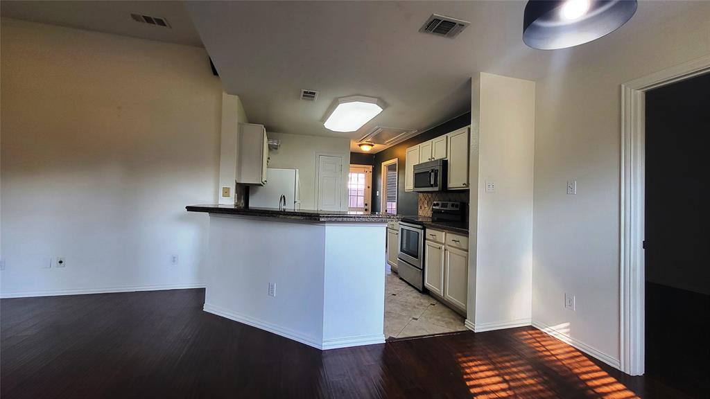 704 1st Avenue, McKinney, TX 75069 704 1st Avenue, McKinney, TX 75069