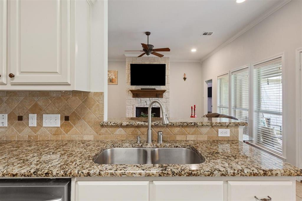 329 Edinburgh Lane, Waco, TX 76712 329 Edinburgh Lane, Waco, TX 76712