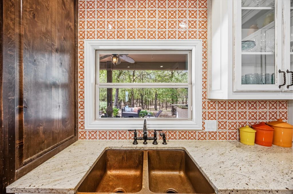 Who wouldn't want this vew from their kitchen?