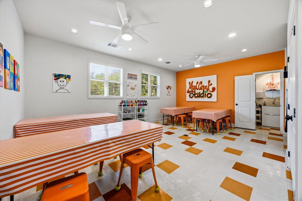 This bonus space has its own entry so it is perfect for your studio or workspace!