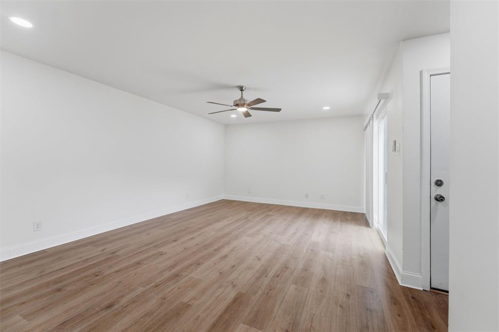 4643 Country Creek Drive Dallas, TX. Unit 1092