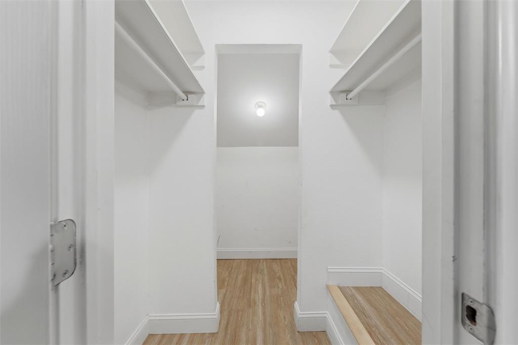 4611 Country Creek Drive Dallas, TX. Unit 1023