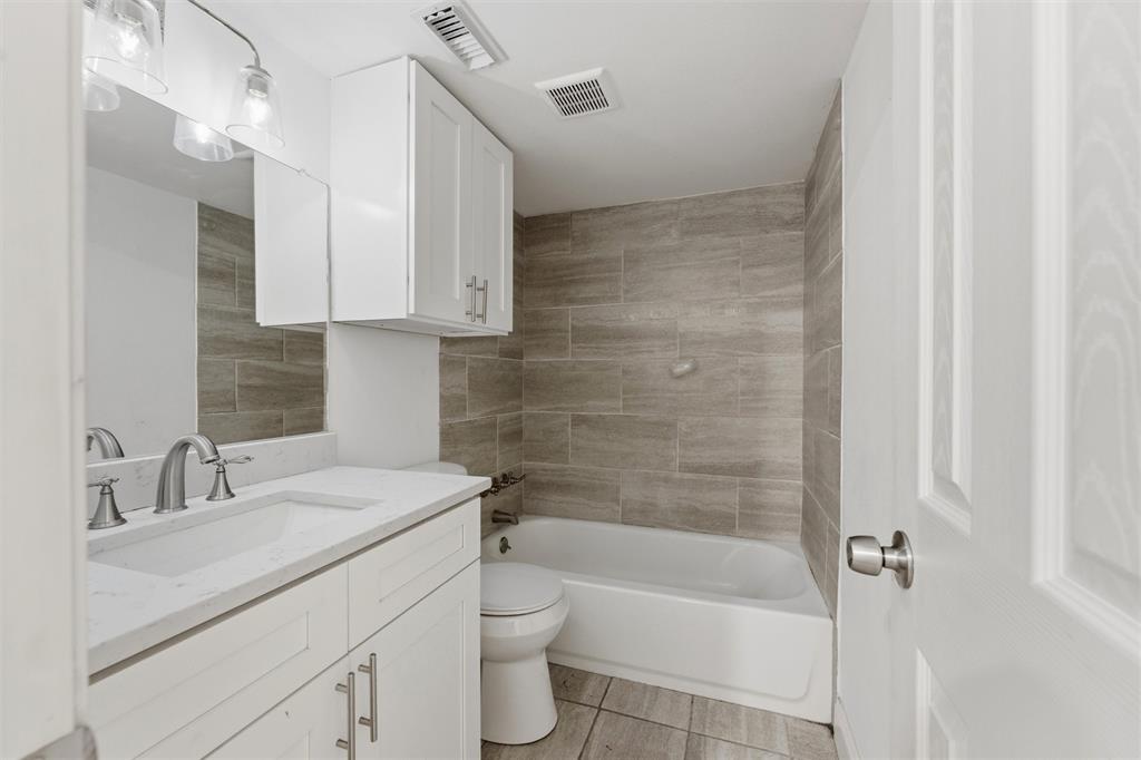 4611 Country Creek Drive Dallas, TX. Unit 1023