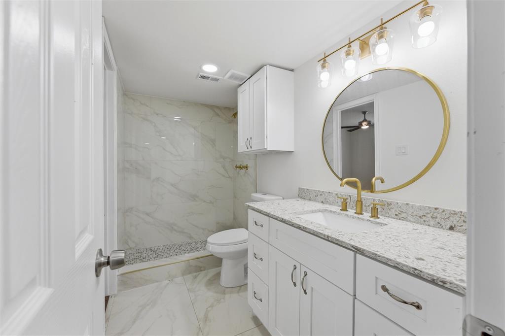 4643 Country Creek Drive Dallas, TX. Unit 1092