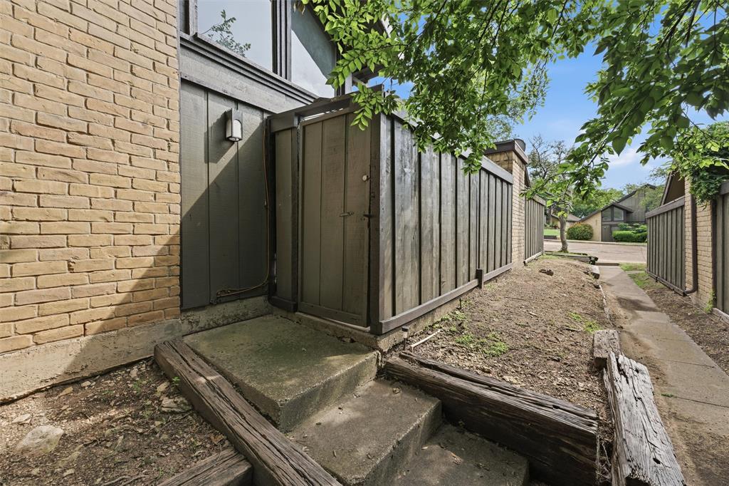 4607 Country Creek Drive Dallas, TX. Unit 1016