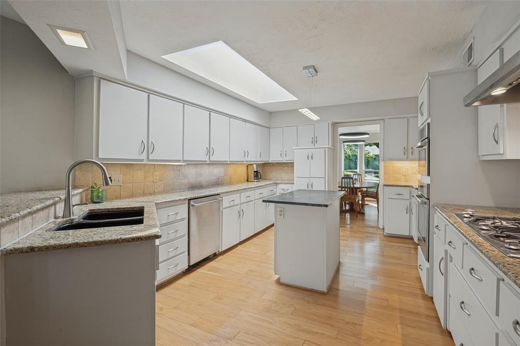 3843 Regent Drive, Dallas, TX 75229