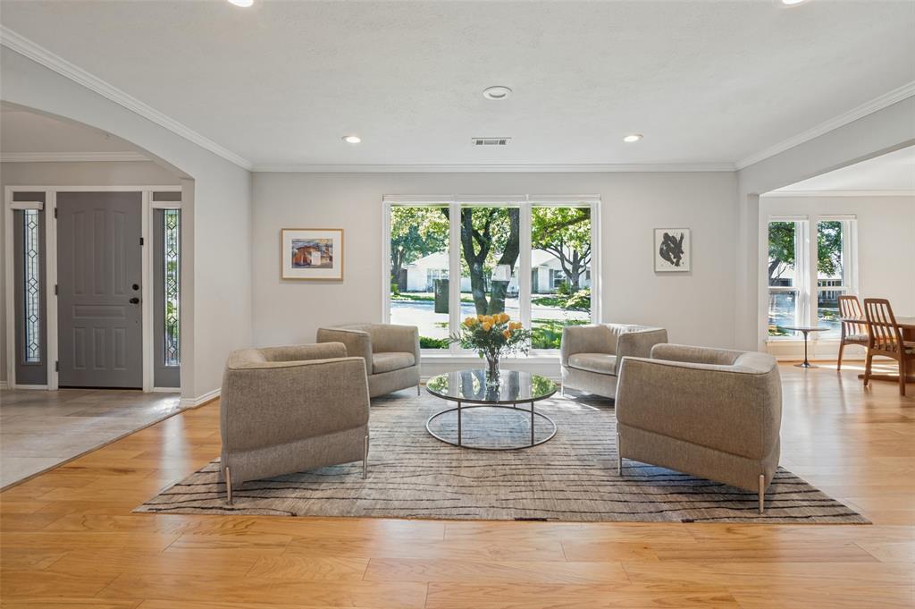 3843 Regent Drive, Dallas, TX 75229
