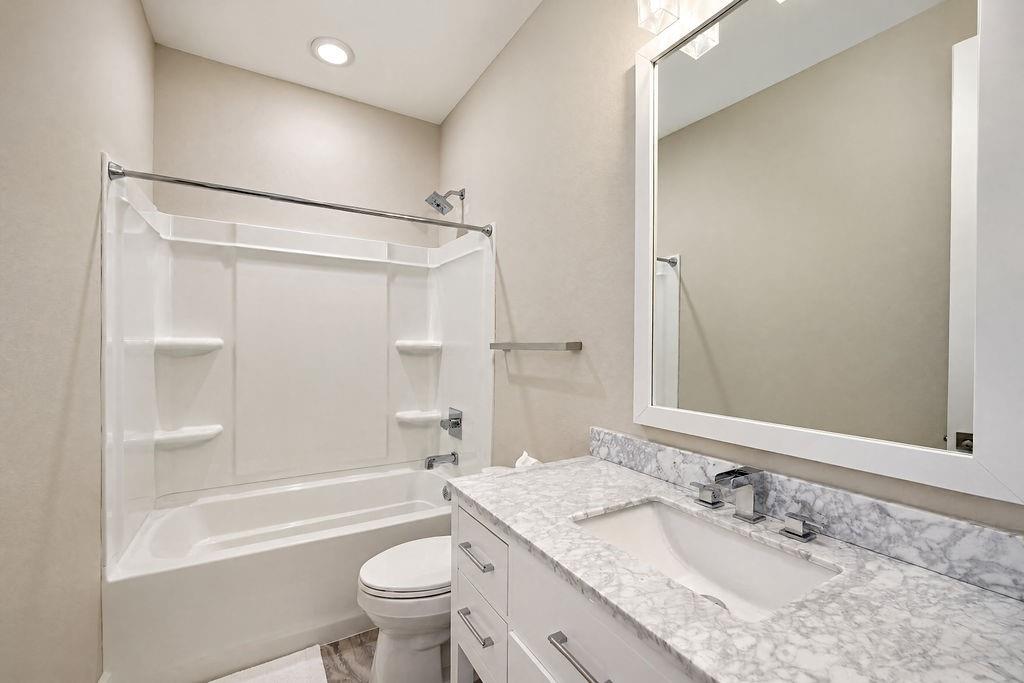 Ensuite guest bathroom