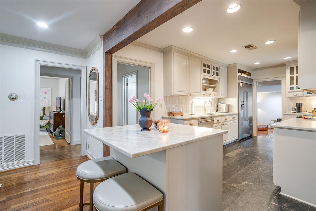 6433 Rosemont Avenue, Fort Worth, TX 76116