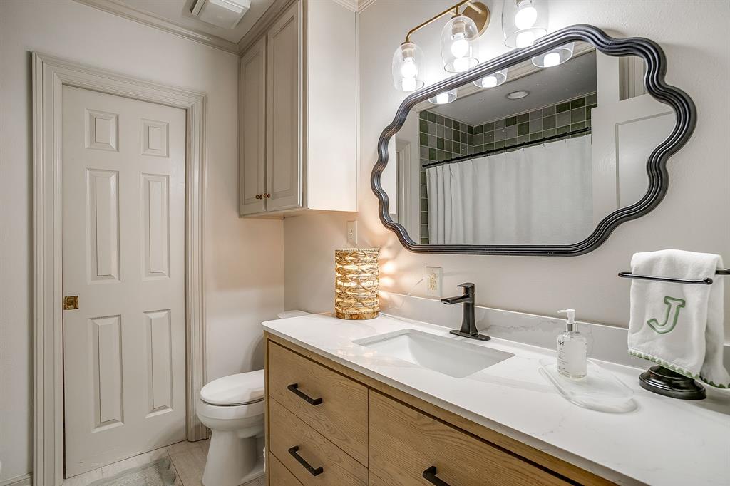 6433 Rosemont Avenue, Fort Worth, TX 76116