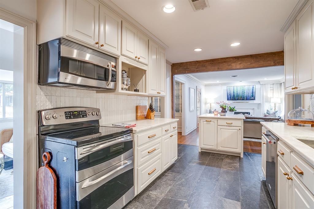 6433 Rosemont Avenue, Fort Worth, TX 76116