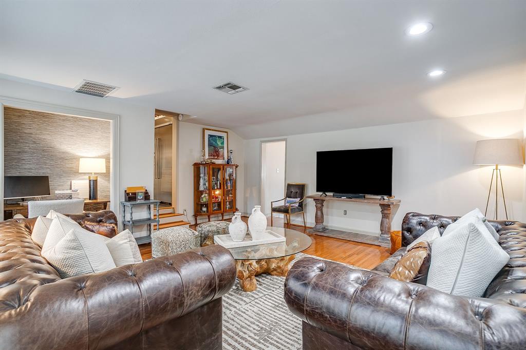 6433 Rosemont Avenue, Fort Worth, TX 76116
