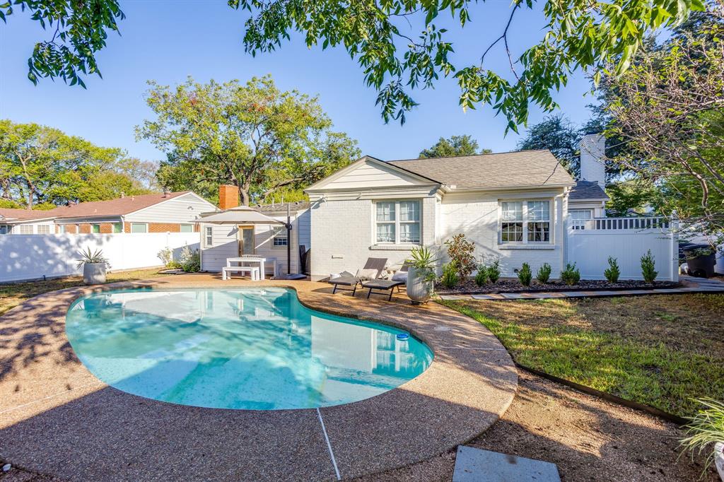 6433 Rosemont Avenue, Fort Worth, TX 76116