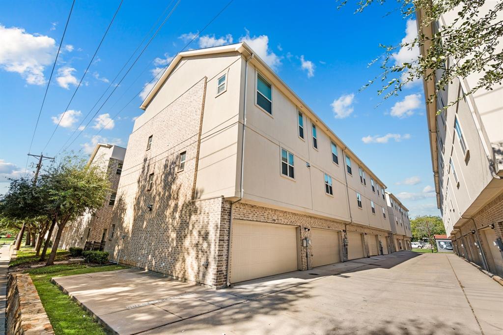 1303 Palm Springs Lane, Dallas, TX 75204