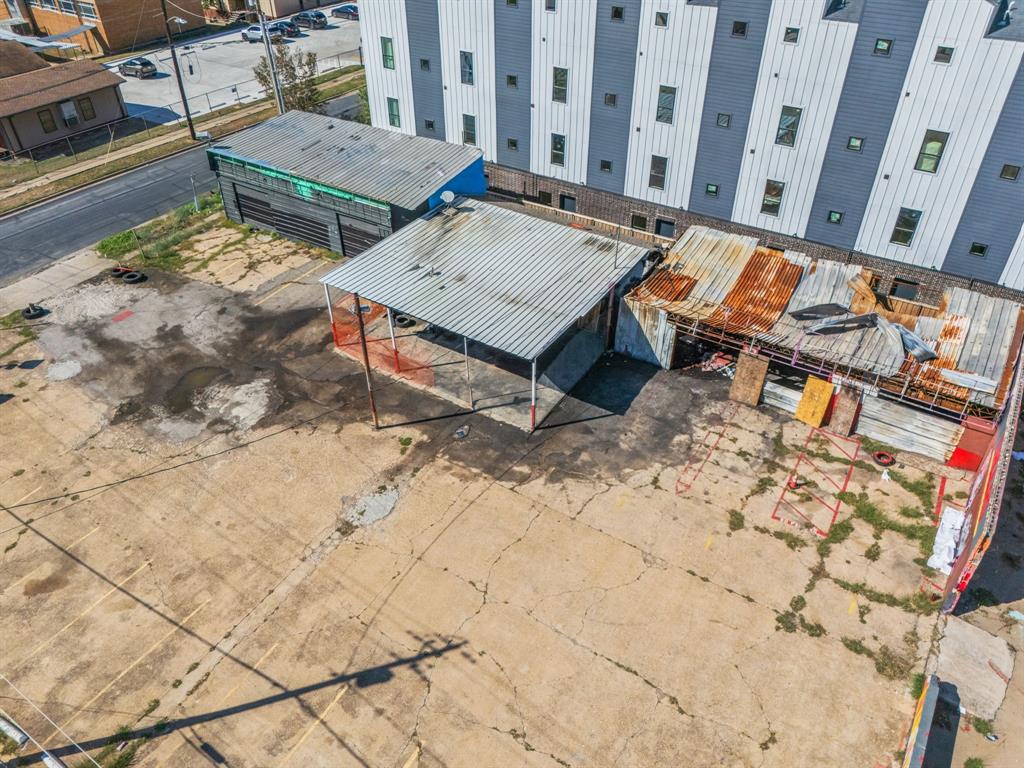 302 N Lancaster Avenue, Dallas, TX 75203