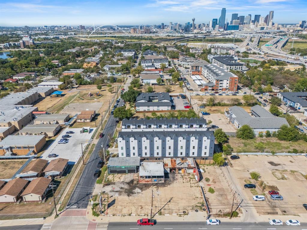 302 N Lancaster Avenue, Dallas, TX 75203