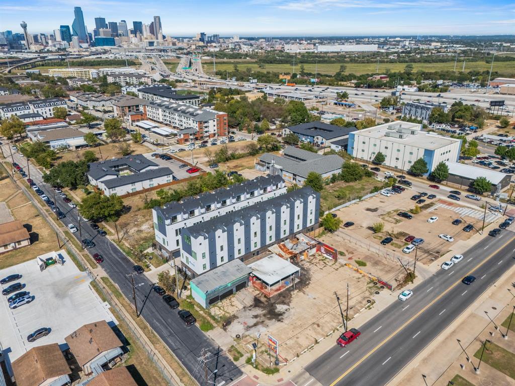 302 N Lancaster Avenue, Dallas, TX 75203