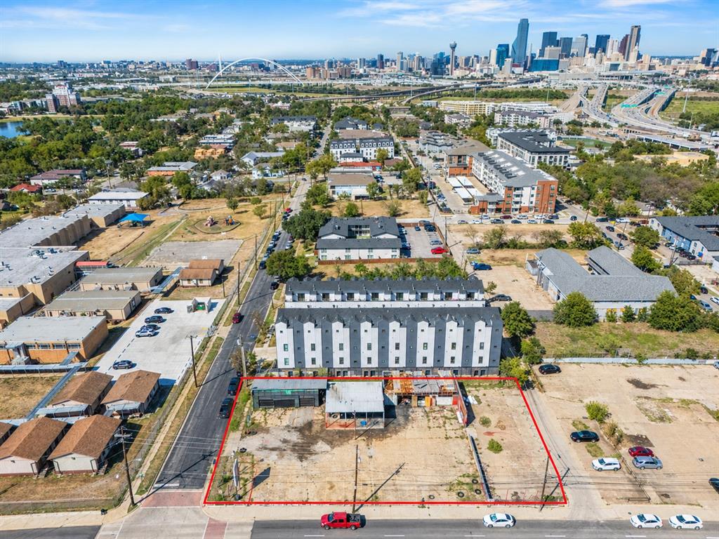 302 N Lancaster Avenue, Dallas, TX 75203