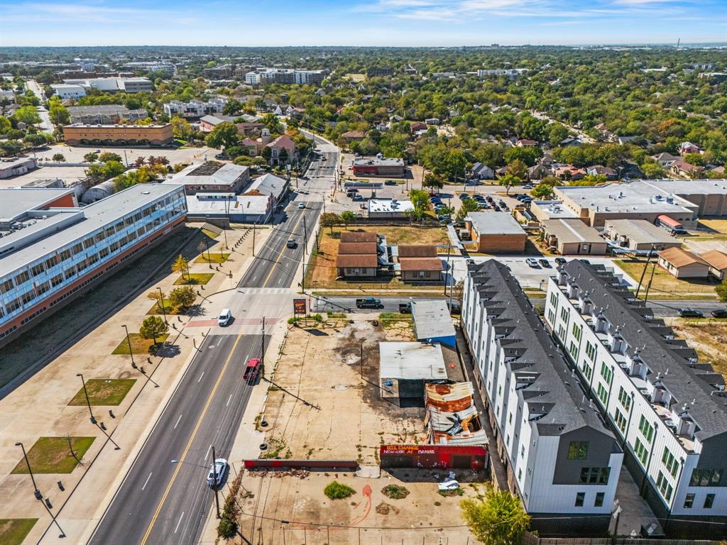 302 N Lancaster Avenue, Dallas, TX 75203