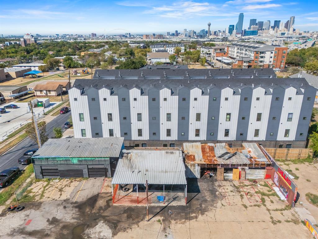 302 N Lancaster Avenue, Dallas, TX 75203