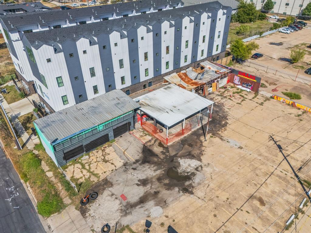 302 N Lancaster Avenue, Dallas, TX 75203