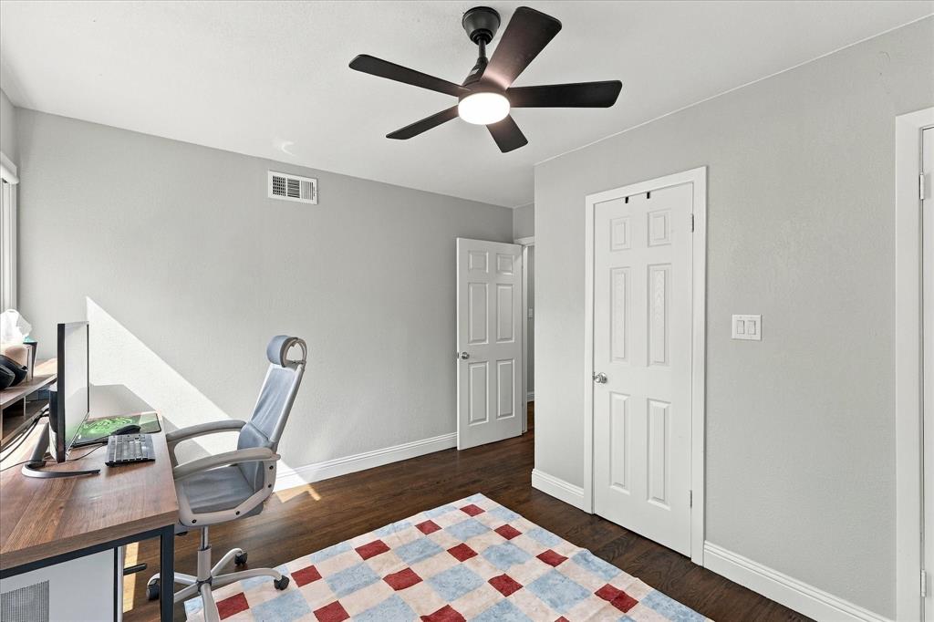Bedroom 2/ office