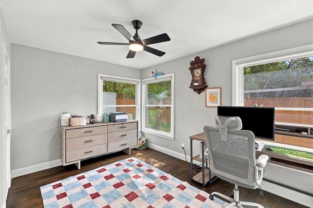 Bedroom 2/ office