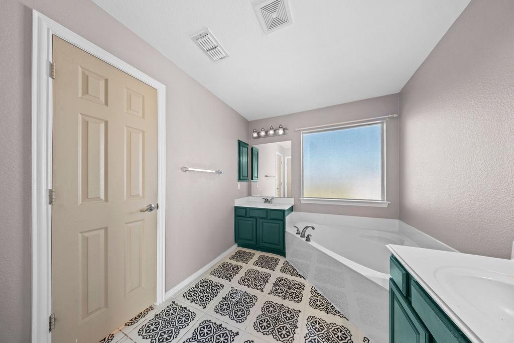 1436 Meadowbrook Lane, Nevada, TX 75173