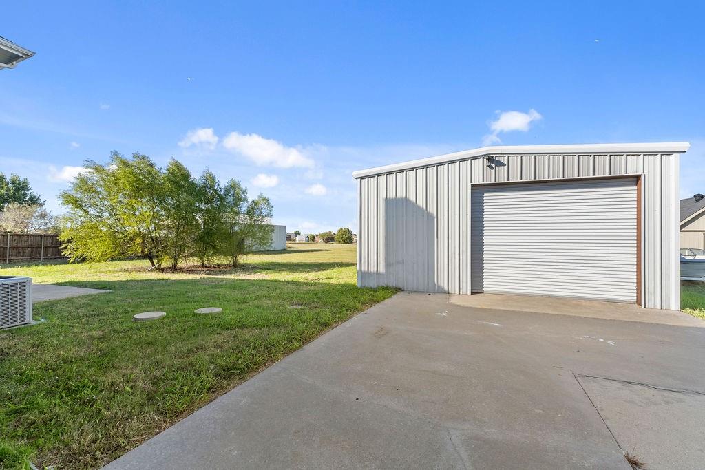 1436 Meadowbrook Lane, Nevada, TX 75173