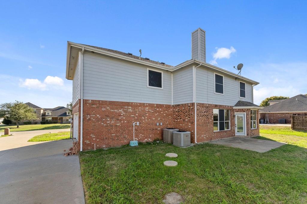 1436 Meadowbrook Lane, Nevada, TX 75173