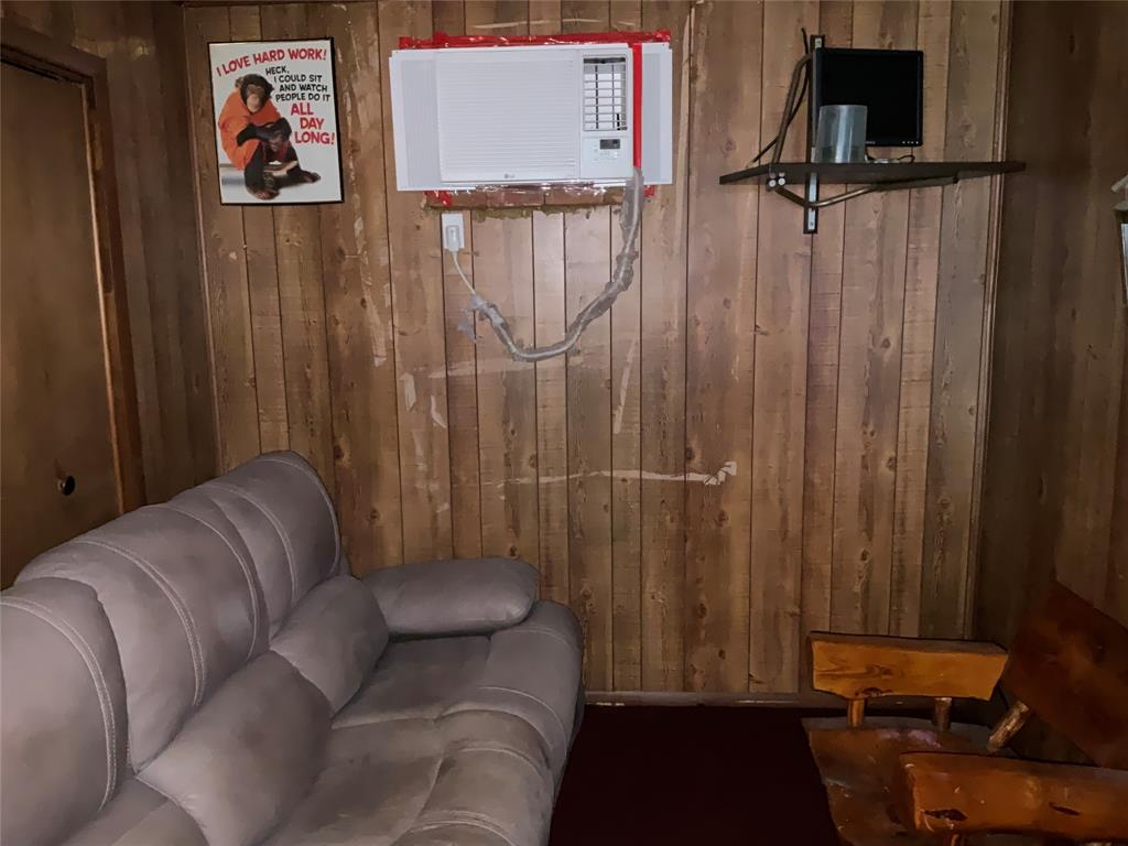 Extra room for game room or extra living space