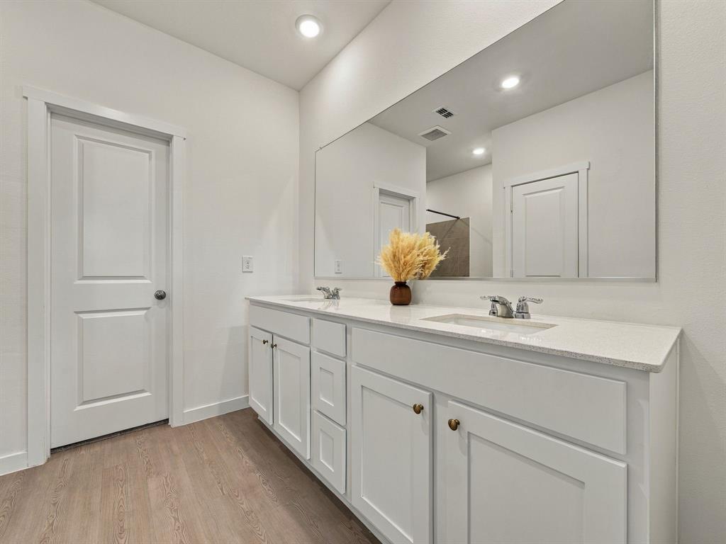 1818 Holden Drive, Cedar Hill, TX 75104