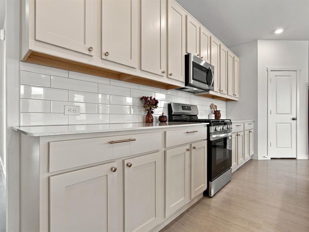 1818 Holden Drive, Cedar Hill, TX 75104