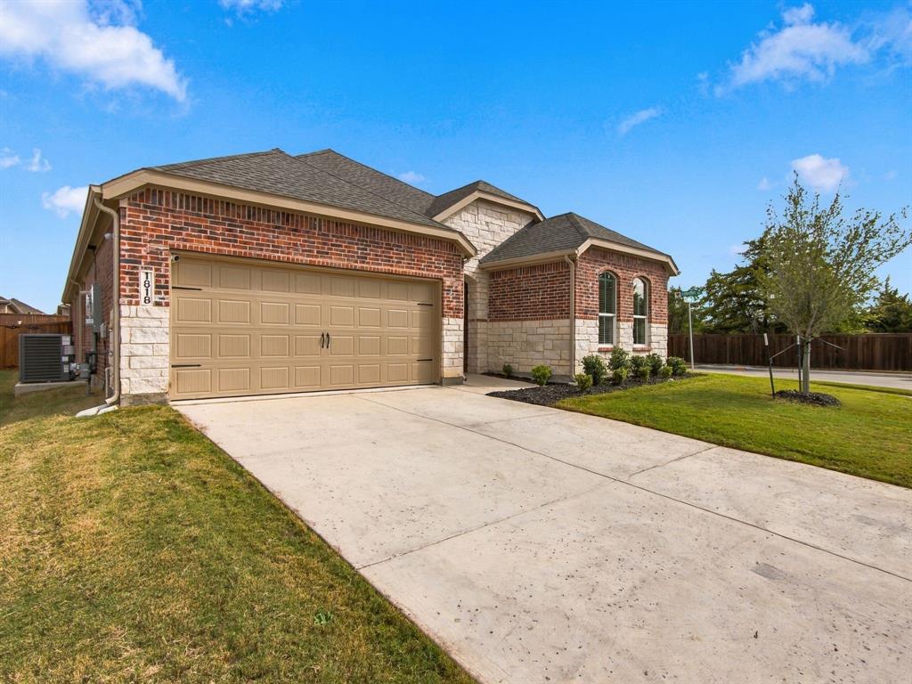 1818 Holden Drive, Cedar Hill, TX 75104