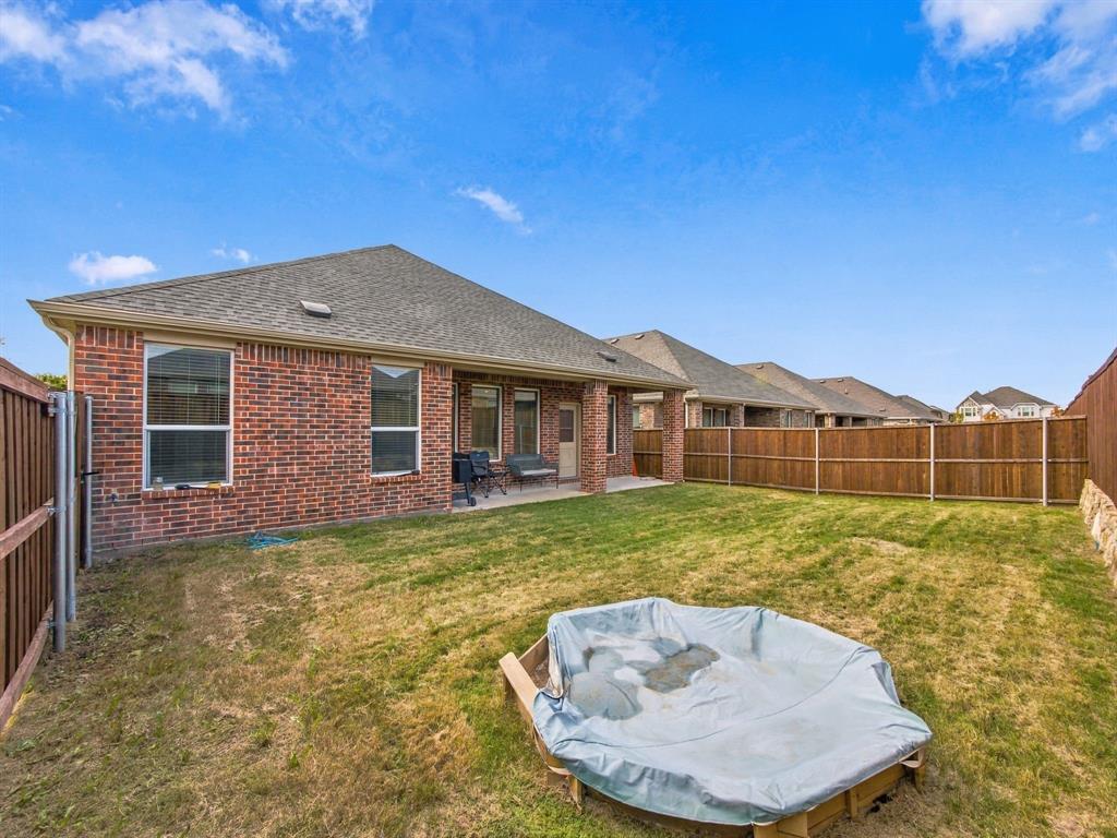 1818 Holden Drive, Cedar Hill, TX 75104