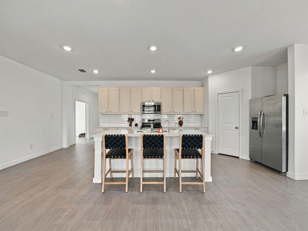 1818 Holden Drive, Cedar Hill, TX 75104