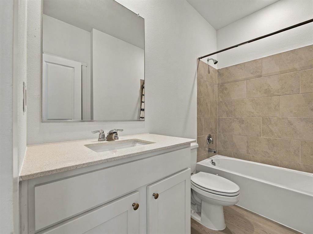 1818 Holden Drive, Cedar Hill, TX 75104
