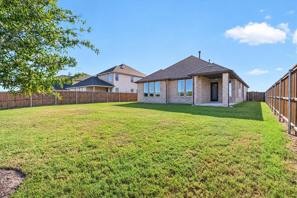103 Heritage Hill Drive, Forney, TX 75160