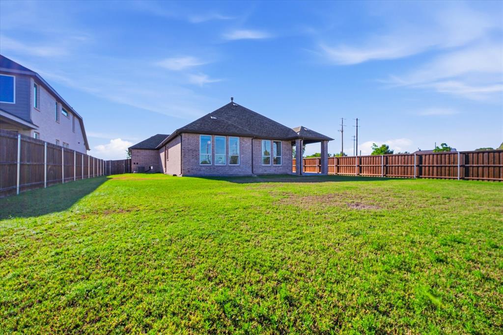 103 Heritage Hill Drive, Forney, TX 75160