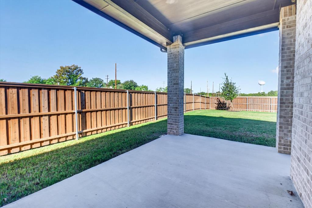 103 Heritage Hill Drive, Forney, TX 75160