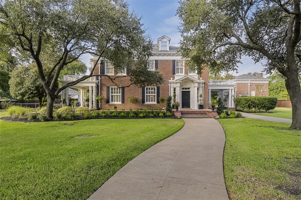 201 Overhill Drive, Waxahachie, TX 75165