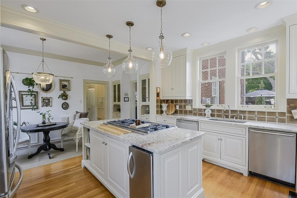 201 Overhill Drive, Waxahachie, TX 75165