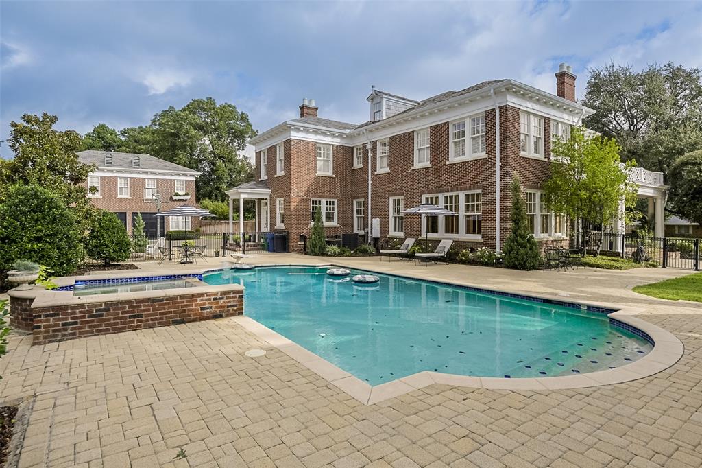 201 Overhill Drive, Waxahachie, TX 75165