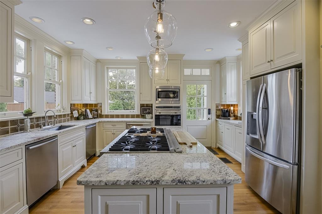 201 Overhill Drive, Waxahachie, TX 75165