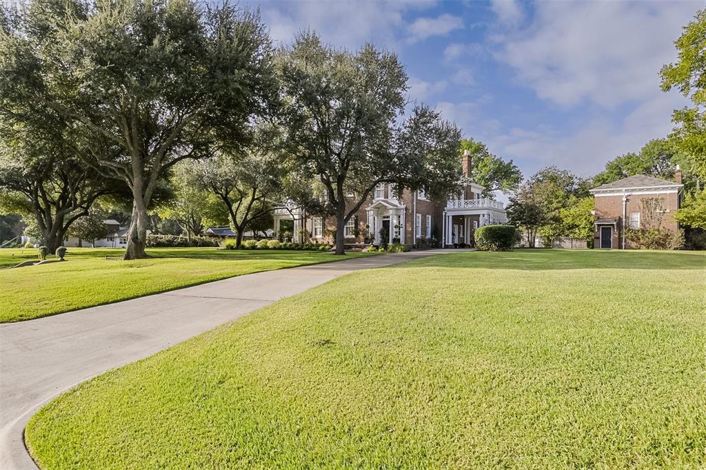 201 Overhill Drive, Waxahachie, TX 75165
