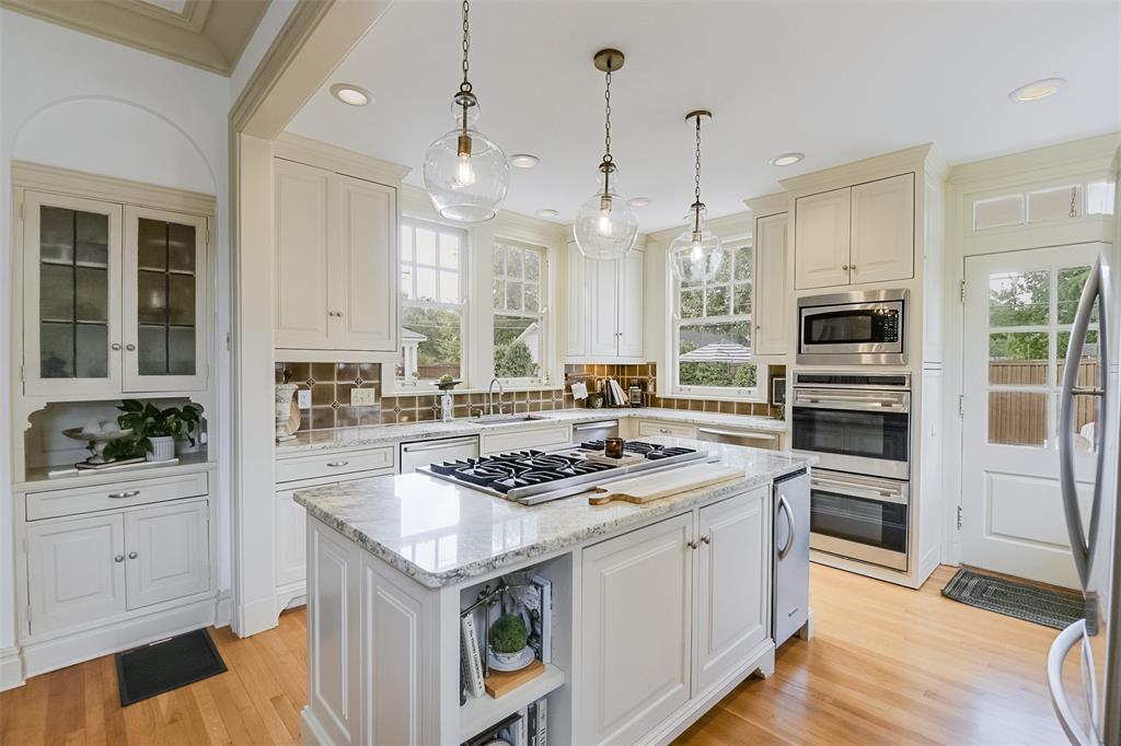 201 Overhill Drive, Waxahachie, TX 75165