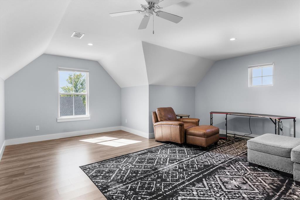 203 Splitrail Drive, Mabank, TX 75143