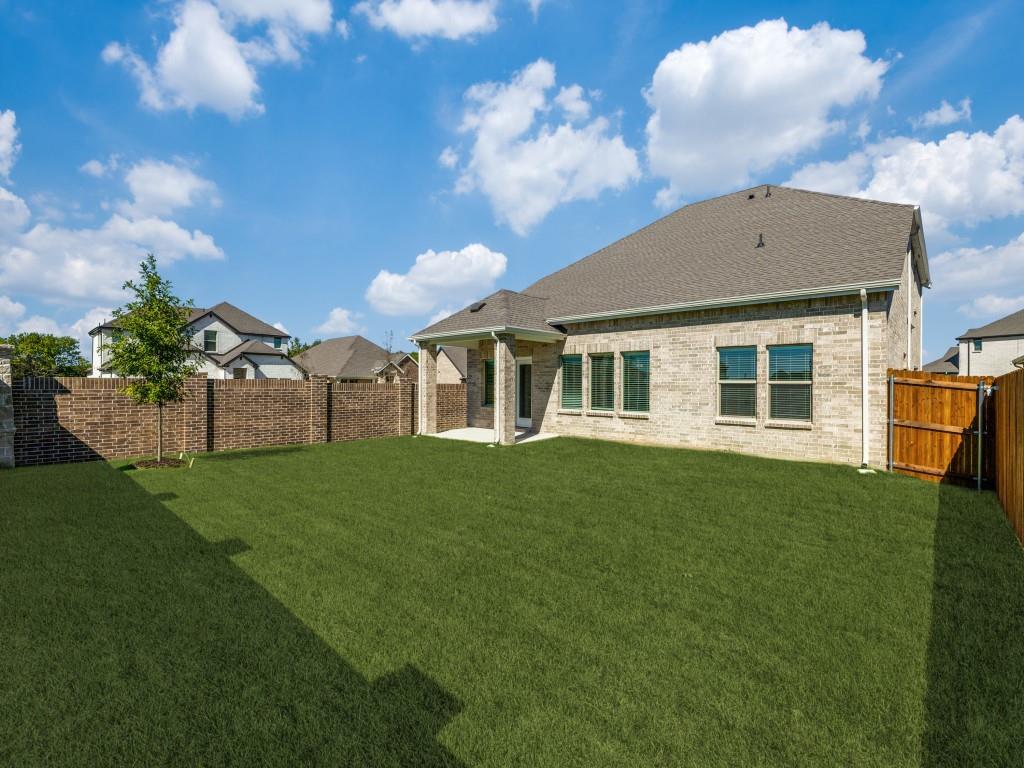 Huge Fenced Backyard