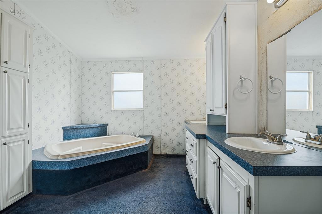 5986 County Road 593, Nevada, TX 75173